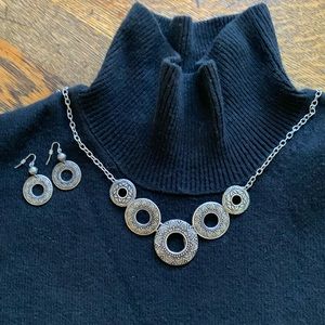 Necklace and earring set